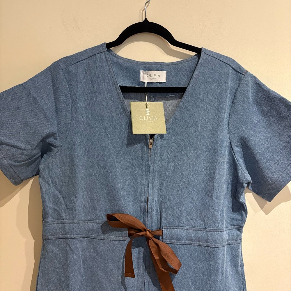 Olivia by LIVRO Denim Farrah Jumpsuit Size Small NWT - Picture 5 of 6